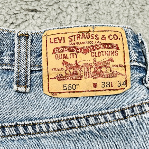 Levi's 560 Blue Jeans‎ Mens 38x32 Comfort Fit Baggy Loose Tapered Leg Distressed - Picture 4 of 9